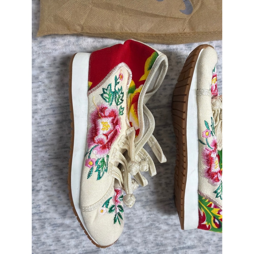 Floral Embroidered Canvas Sneakers Red White Lace Up Low Top‎ Gum Sole Size 36 - Picture 2 of 5